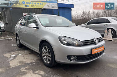 Універсал Volkswagen Golf 2010 в Сумах