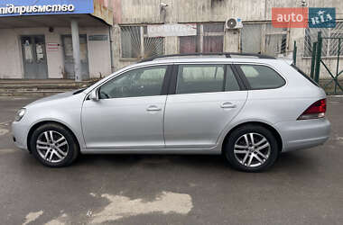 Універсал Volkswagen Golf 2010 в Сумах