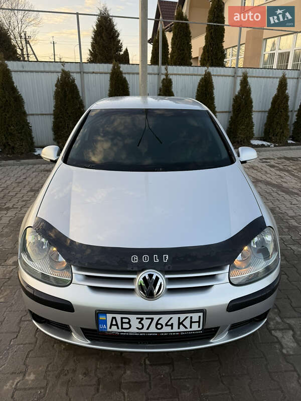 Volkswagen Golf 2004