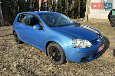 Хетчбек Volkswagen Golf 2005 в Луцьку