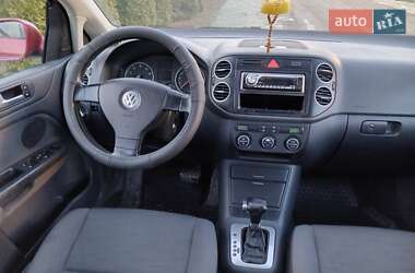 Хетчбек Volkswagen Golf 2006 в Дрогобичі