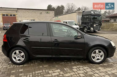 Хетчбек Volkswagen Golf 2005 в Луцьку