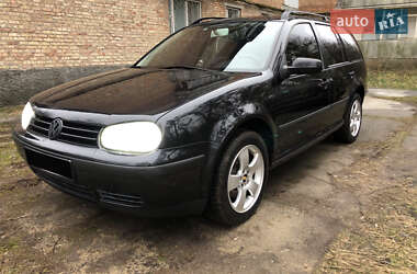 Універсал Volkswagen Golf 2001 в Києві