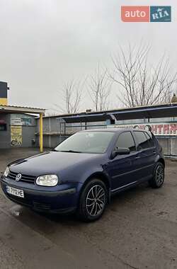 Хэтчбек Volkswagen Golf 2001 в Семеновке