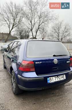 Хэтчбек Volkswagen Golf 2001 в Семеновке