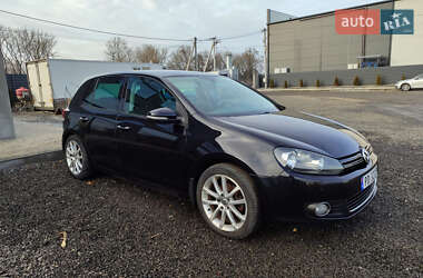 Хэтчбек Volkswagen Golf 2010 в Луцке