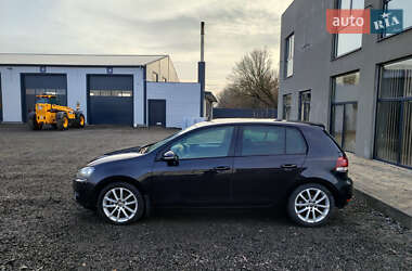 Хэтчбек Volkswagen Golf 2010 в Луцке