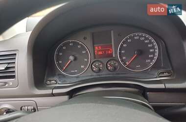 Хэтчбек Volkswagen Golf 2007 в 
