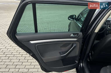 Універсал Volkswagen Golf 2011 в 