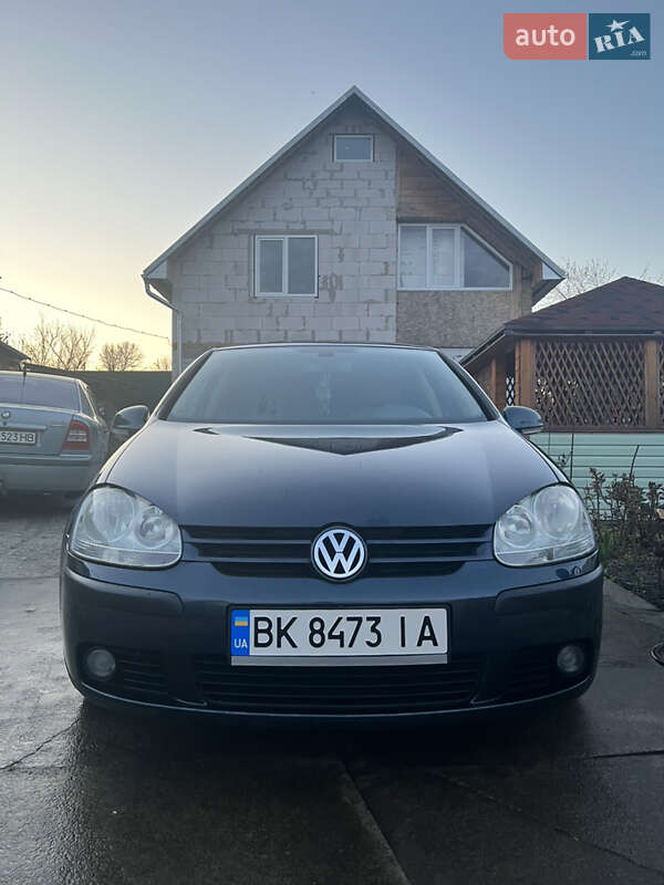 Volkswagen Golf 2004