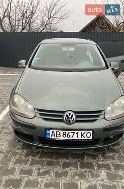 Хетчбек Volkswagen Golf 2004 в Вінниці