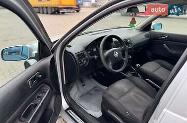 Универсал Volkswagen Golf 2000 в Сарнах