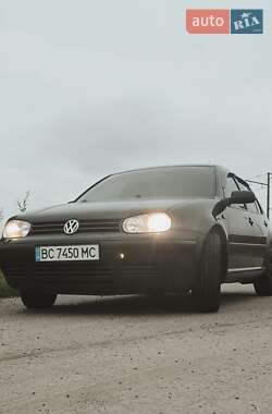 Хетчбек Volkswagen Golf 2002 в Самборі