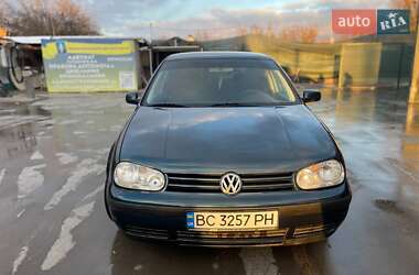 Хетчбек Volkswagen Golf 2001 в Ромнах