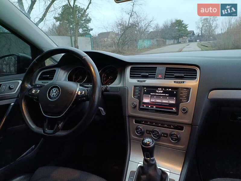 Універсал Volkswagen Golf 2016 в Києві