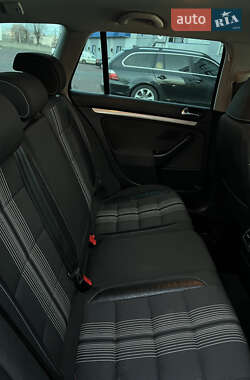 Универсал Volkswagen Golf 2012 в 