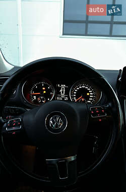 Универсал Volkswagen Golf 2012 в 
