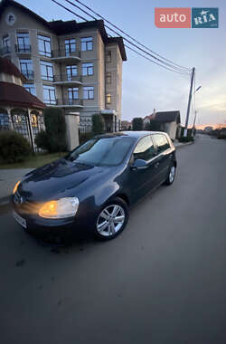 Хэтчбек Volkswagen Golf 2006 в Червонограде