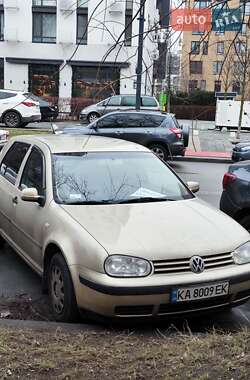 Хетчбек Volkswagen Golf 2001 в Києві