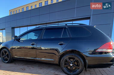 Универсал Volkswagen Golf 2010 в 