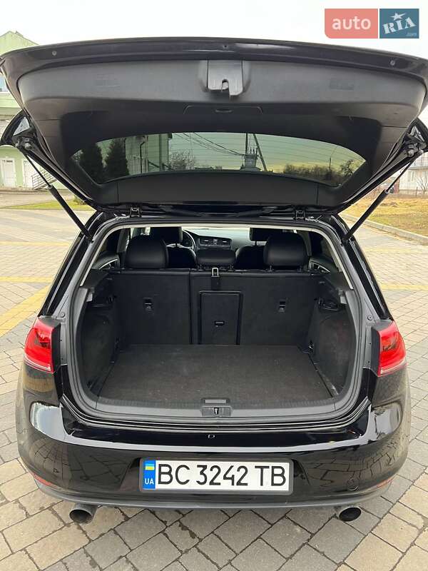 Хэтчбек Volkswagen Golf 2016 в Львове