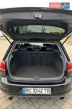 Хетчбек Volkswagen Golf 2016 в 