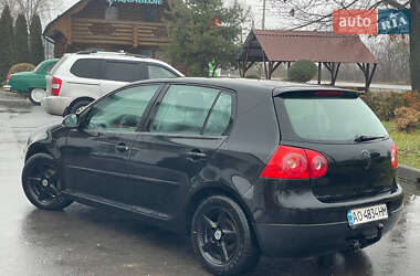 Хэтчбек Volkswagen Golf 2004 в Виноградове