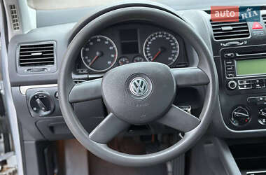 Хэтчбек Volkswagen Golf 2004 в Заболотове