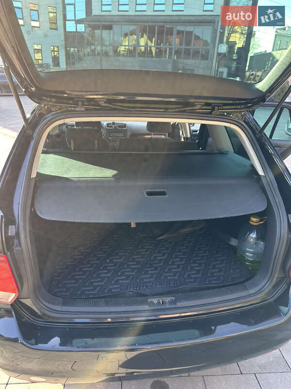 Універсал Volkswagen Golf 2009 в Луцьку