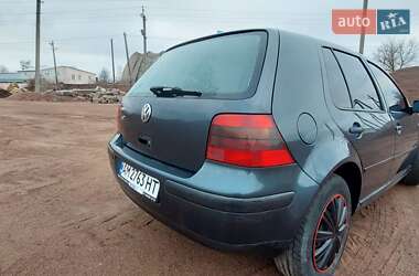 Хэтчбек Volkswagen Golf 1998 в Коростене