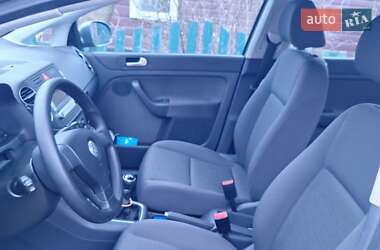 Хетчбек Volkswagen Golf 2006 в 