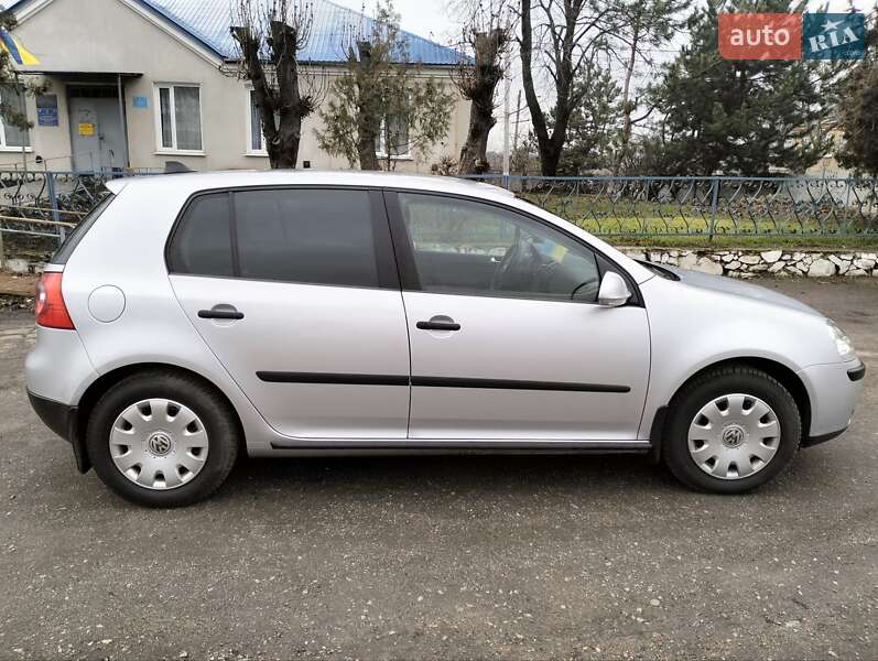 Хетчбек Volkswagen Golf 2005 в Знам'янці