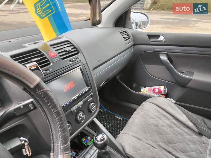 Хетчбек Volkswagen Golf 2005 в Знам'янці