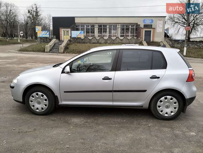 Хетчбек Volkswagen Golf 2005 в Знам'янці