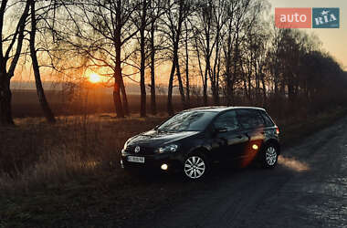 Хэтчбек Volkswagen Golf 2011 в Киеве