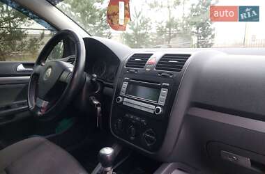 Хетчбек Volkswagen Golf 2006 в Сумах