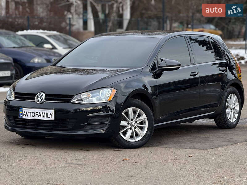 Хэтчбек Volkswagen Golf 2014 в Киеве