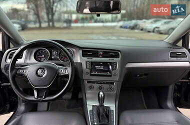 Хэтчбек Volkswagen Golf 2014 в Киеве