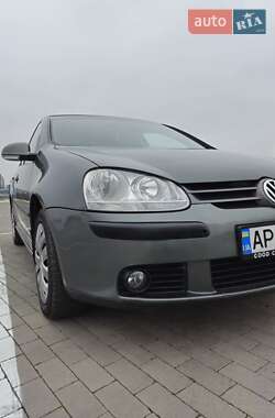 Хэтчбек Volkswagen Golf 2005 в Одессе