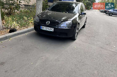 Хэтчбек Volkswagen Golf 2005 в Николаеве