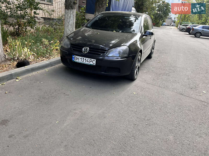 Хетчбек Volkswagen Golf 2005 в Миколаєві