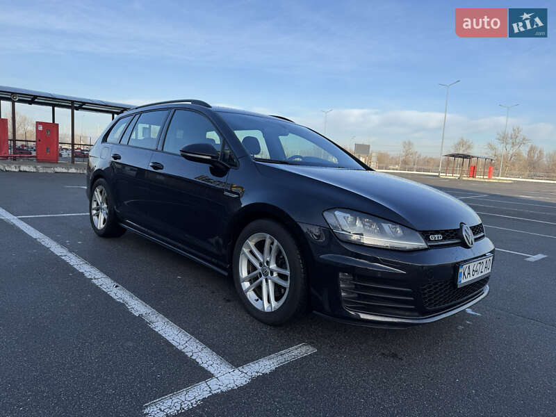 Универсал Volkswagen Golf 2015 в Киеве