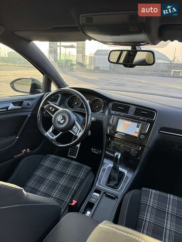 Универсал Volkswagen Golf 2015 в Киеве