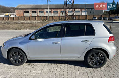 Хэтчбек Volkswagen Golf 2010 в Львове