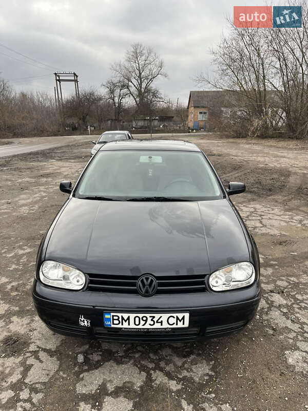 Хэтчбек Volkswagen Golf 2000 в Белополье