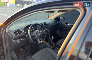 Хетчбек Volkswagen Golf 2010 в 