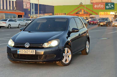 Хетчбек Volkswagen Golf 2010 в 