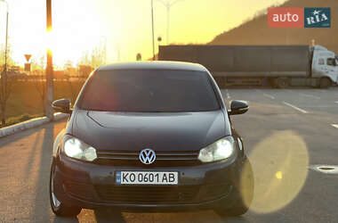 Хетчбек Volkswagen Golf 2010 в 