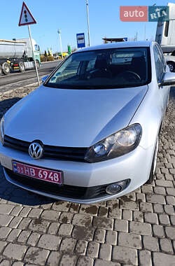 Хэтчбек Volkswagen Golf 2010 в Луцке