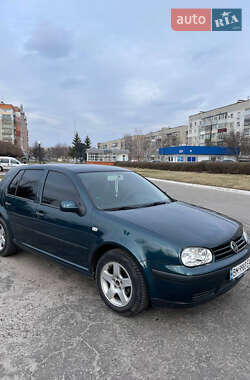 Хетчбек Volkswagen Golf 2002 в Сумах